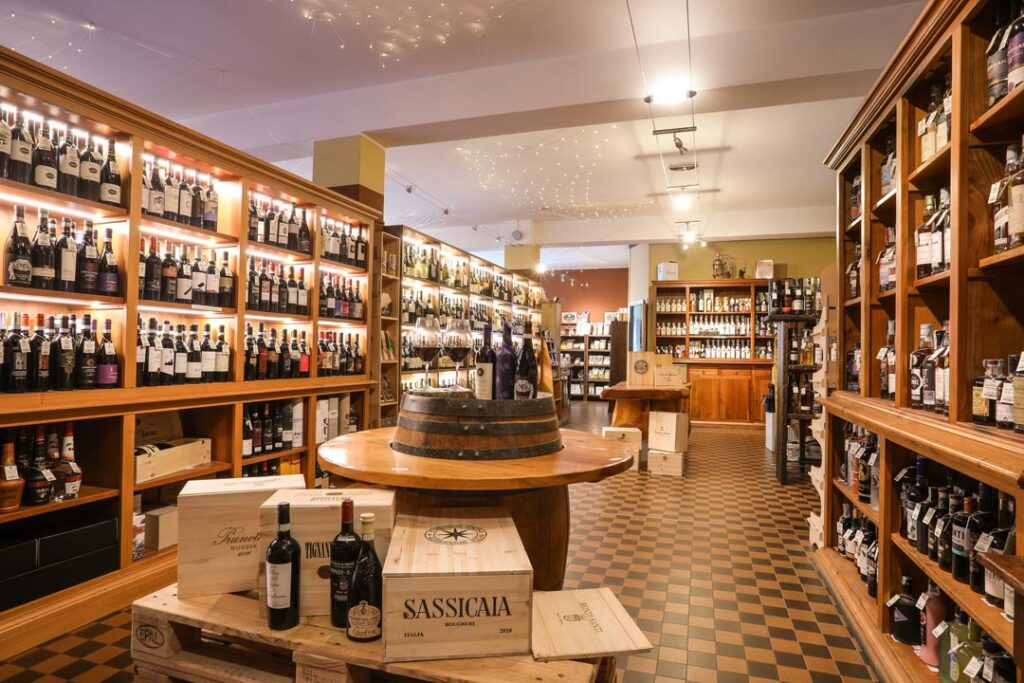 Cantina-enoteca-Landi-Valle-Intlevi